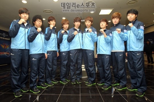 RNG季后赛不敌EDG，状态全面下滑，S12能进吗？