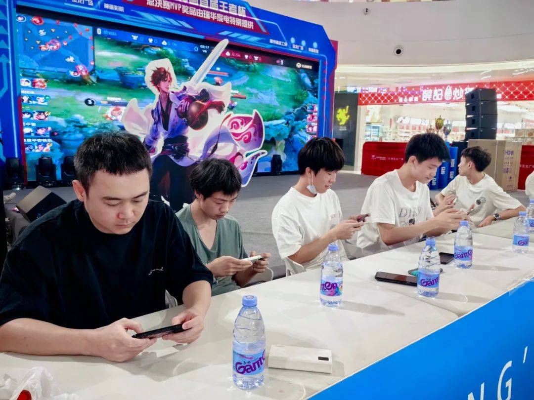 【lpl战报】TES 2-0 LGD：knight瑞兹无解发挥 TES快刀斩乱麻战胜LGD