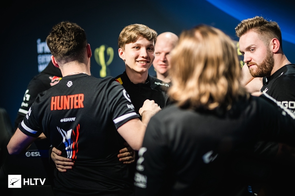 王者荣耀冬冠参赛队伍出炉，AG进正赛QG须选拔