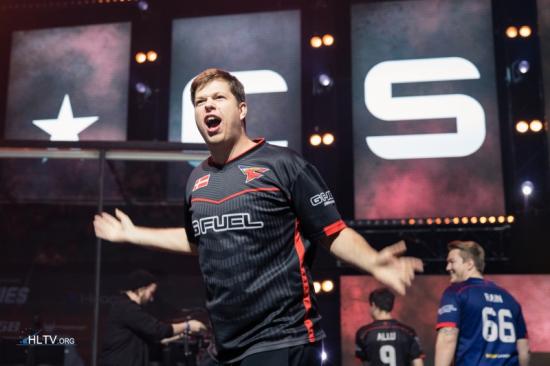 JD Gaming 发布了 sheer 的告别视频：我希望你在激情中坚定不移，勇敢地向前迈进你的下一个旅程