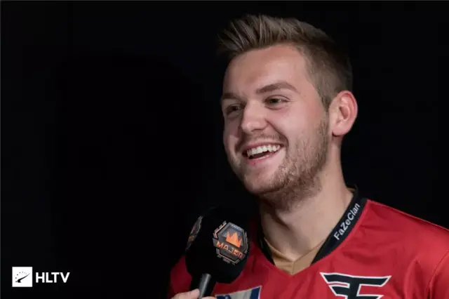 在今天结束的PCS春季赛决赛中，PSG三比零横扫FAK夺得冠军 打野选手Junjia荣膺FMVP，带领PSG锁定MSI！